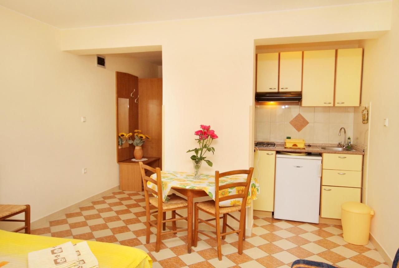 Apartments By The Sea Crikvenica - 2354 Extérieur photo